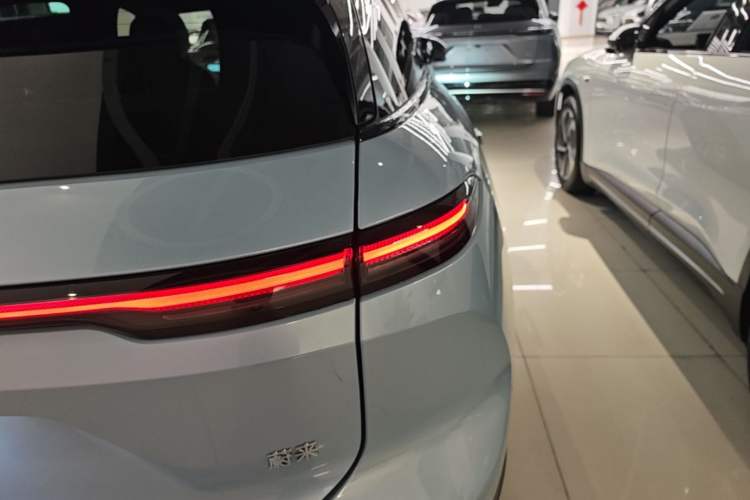 Used Nio ES6 2024 75 kWh Right Rear Taillight