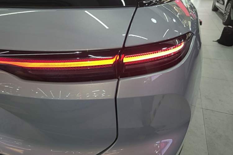 Used Nio ES6 2024 75 kWh Right Rear Taillight