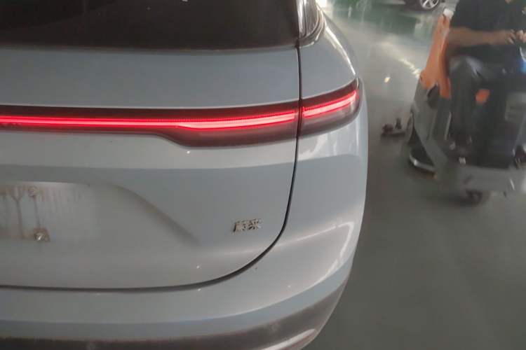 Used Nio ES6 2024 75 kWh Right Rear Taillight