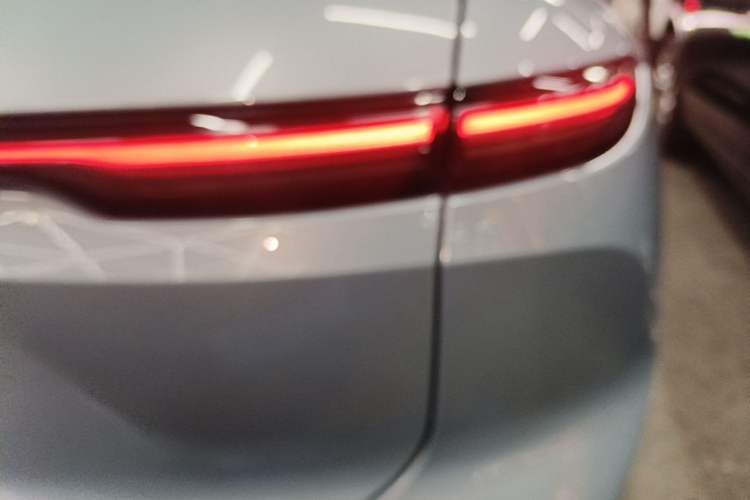 Used Nio ES6 2024 75 kWh Right Rear Taillight