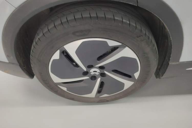 Used Nio ES6 2024 75 kWh Right Rear Wheel Hub