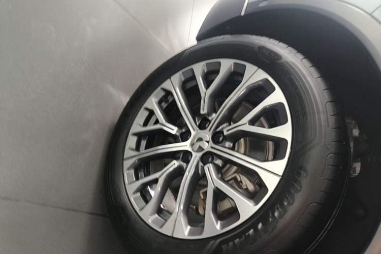 Used Nio ES6 2024 75 kWh Right Rear Wheel Hub