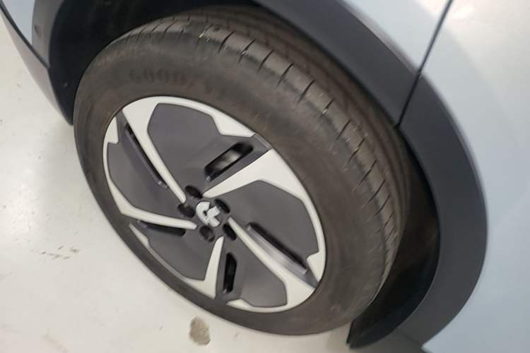 Used Nio ES6 2024 75 kWh Right Rear Wheel Hub