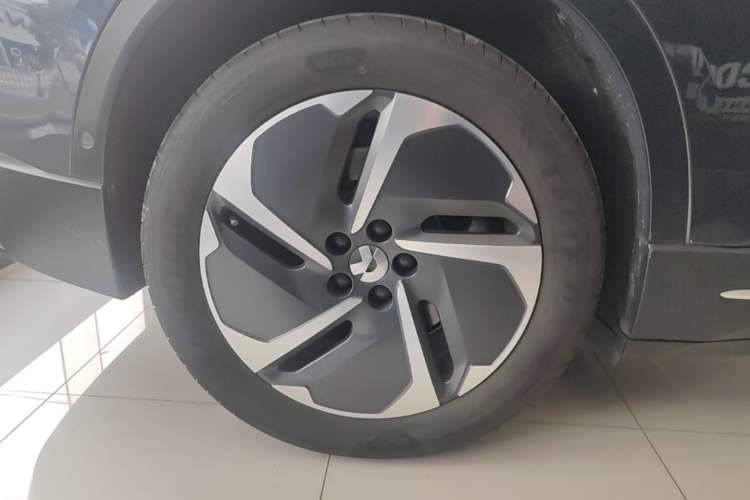 Used Nio ES6 2024 75 kWh Right Rear Wheel Hub
