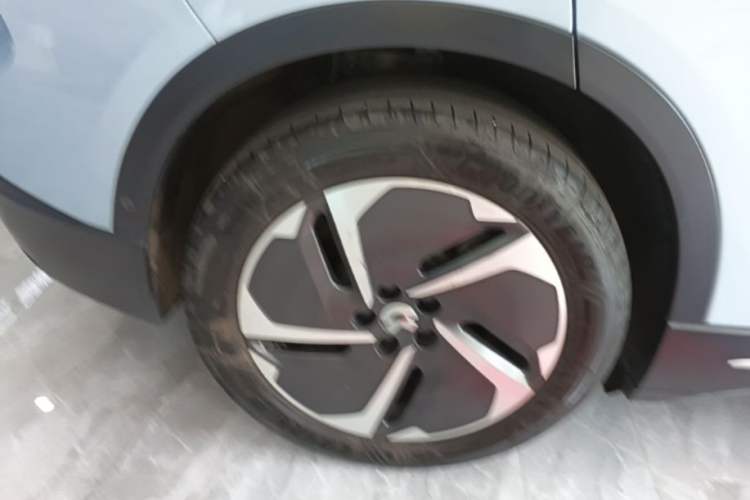 Used Nio ES6 2024 75 kWh Right Rear Wheel Hub