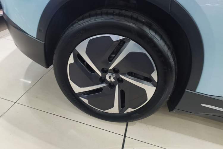 Used Nio ES6 2024 75 kWh Right Rear Wheel Hub