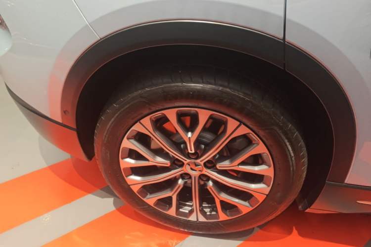 Used Nio ES6 2024 75 kWh Right Rear Wheel Hub