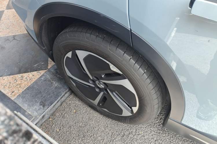 Used Nio ES6 2024 75 kWh Right Rear Wheel Hub