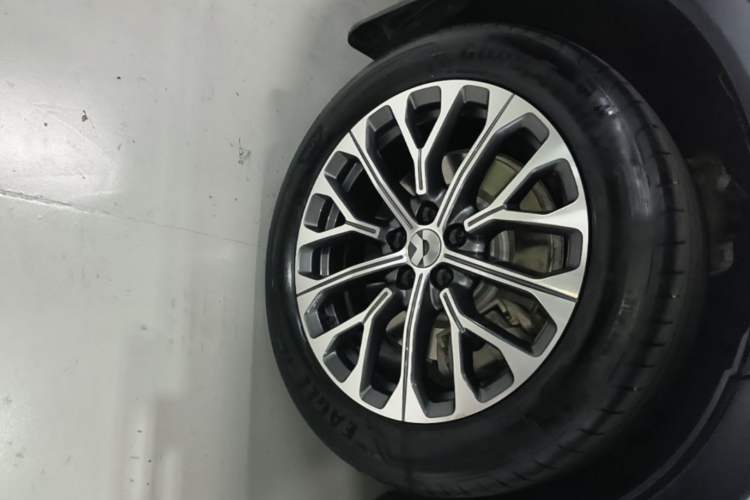 Used Nio ES6 2024 75 kWh Right Rear Wheel Hub