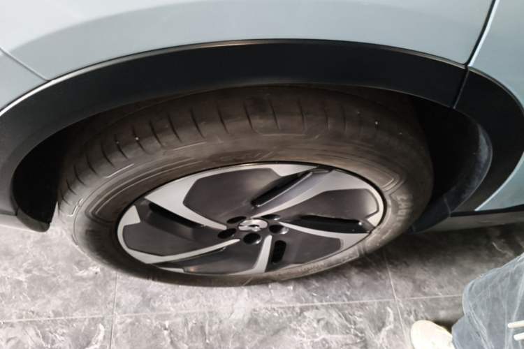 Used Nio ES6 2024 75 kWh Right Rear Wheel Hub