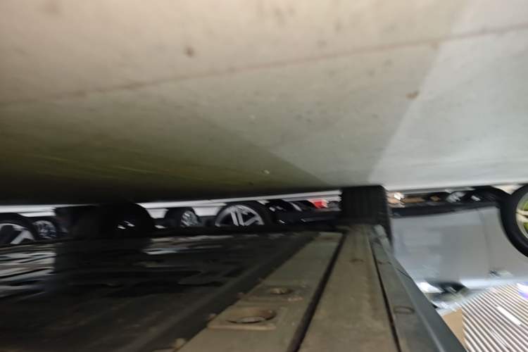 Used Nio ES6 2024 75 kWh Right Side Sill