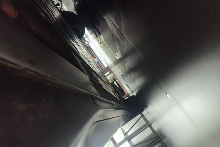 Used Nio ES6 2024 75 kWh Right Side Sill