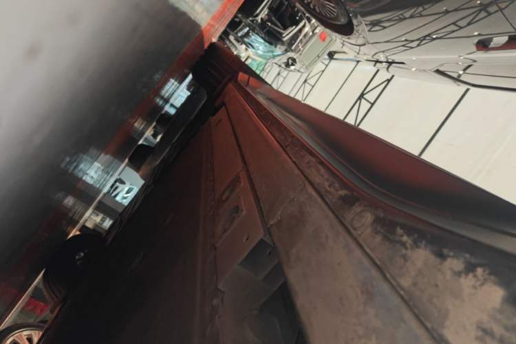 Used Nio ES6 2024 75 kWh Right Side Sill