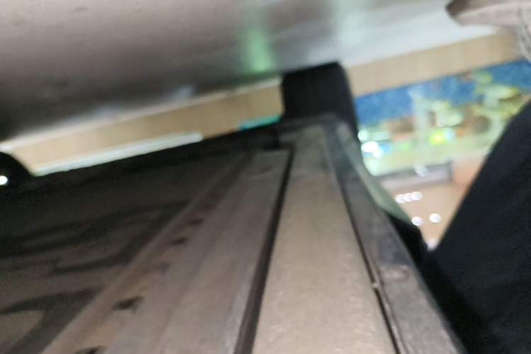 Used Nio ES6 2024 75 kWh Right Side Sill