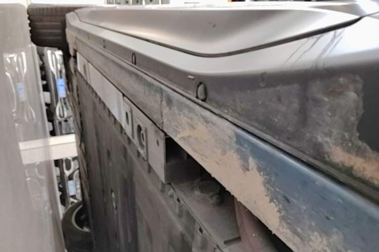 Used Nio ES6 2024 75 kWh Right Side Sill