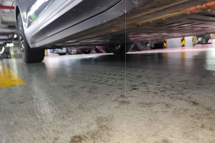 Used Nio ES6 2024 75 kWh Right Side Sill