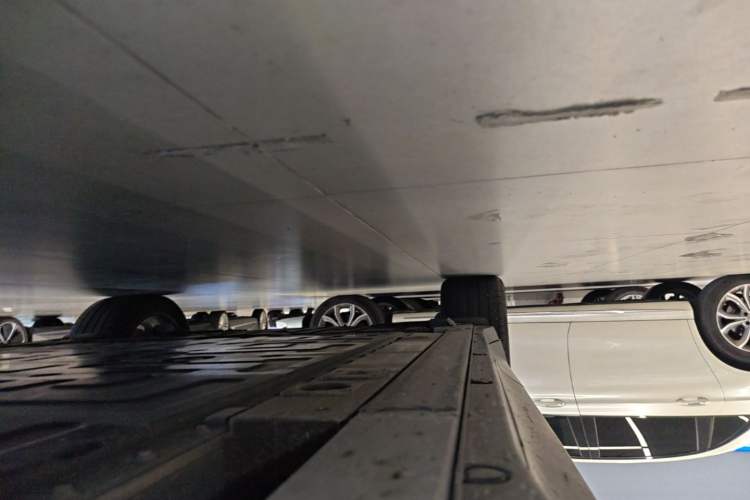 Used Nio ES6 2024 75 kWh Right Side Sill