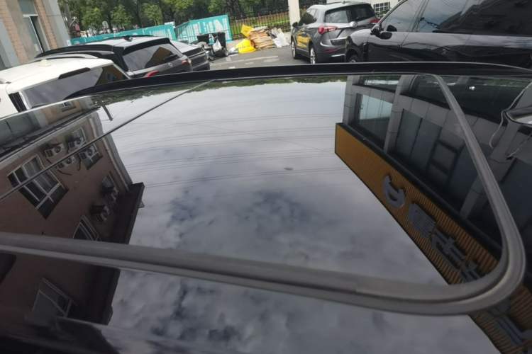 Used Nio ES6 2024 75 kWh Roof