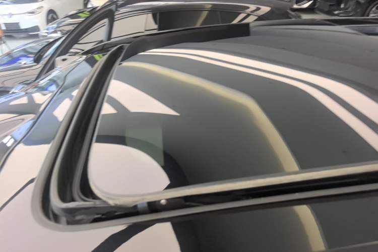 Used Nio ES6 2024 75 kWh Roof
