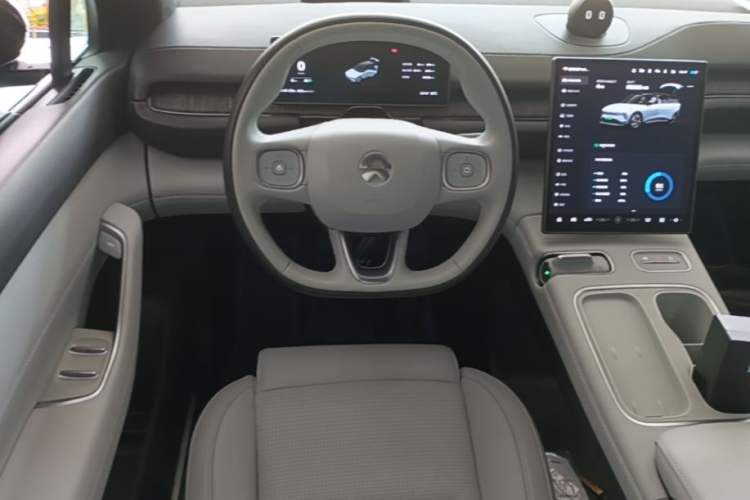 Used Nio ES6 2024 75 kWh Steering Wheel