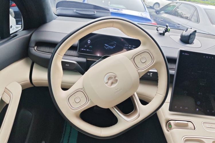 Used Nio ES6 2024 75 kWh Steering Wheel