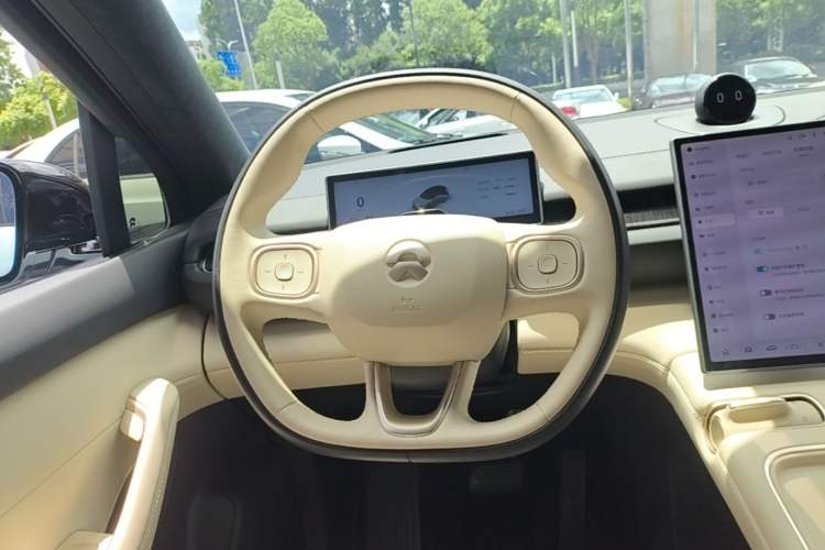 Used Nio ES6 2024 75 kWh Steering Wheel