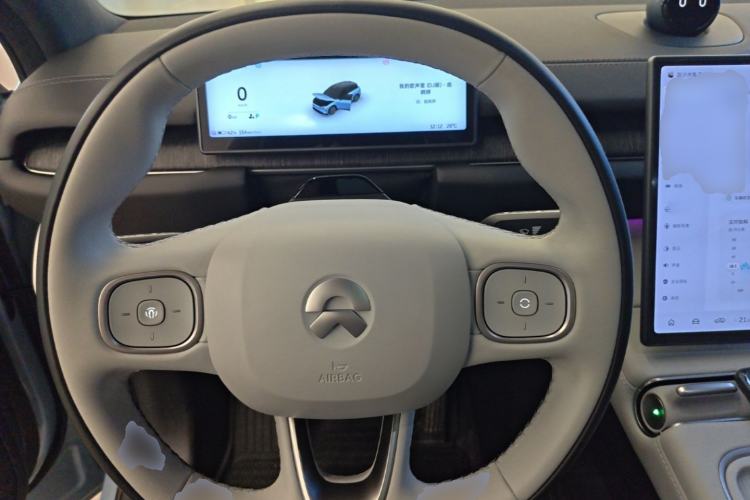 Used Nio ES6 2024 75 kWh Steering Wheel