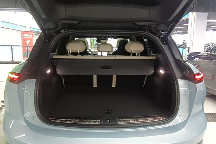 Used Nio ES6 2024 75 kWh Trunk