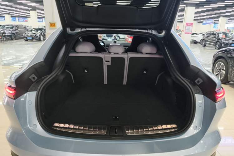 Used Nio ES6 2024 75 kWh Trunk