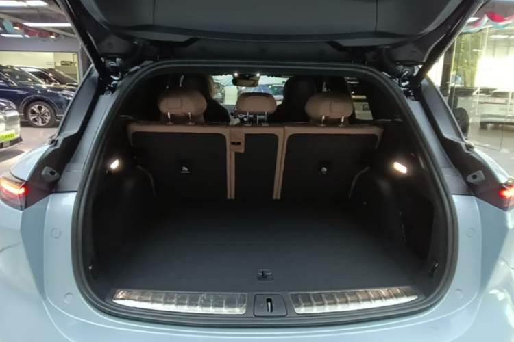 Used Nio ES6 2024 75 kWh Trunk