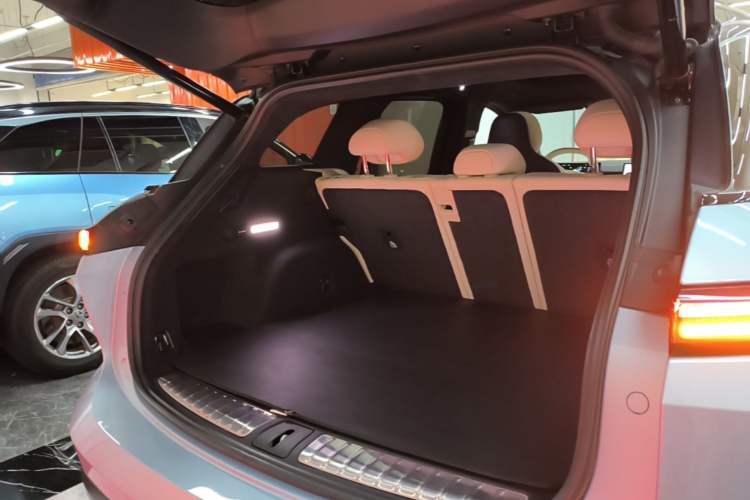 Used Nio ES6 2024 75 kWh Trunk