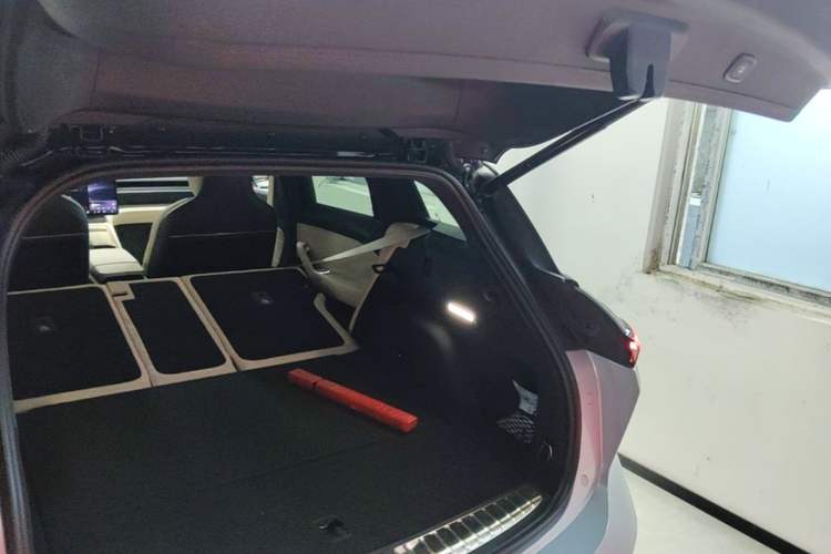 Used Nio ES6 2024 75 kWh Trunk