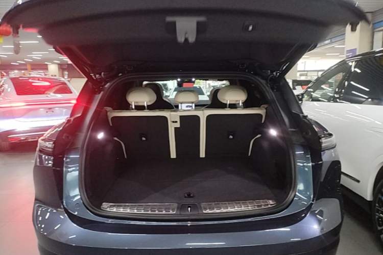 Used Nio ES6 2024 75 kWh Trunk