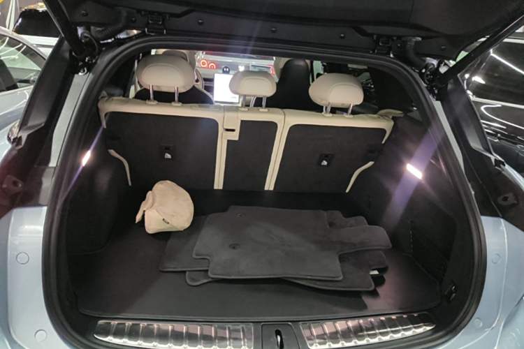 Used Nio ES6 2024 75 kWh Trunk