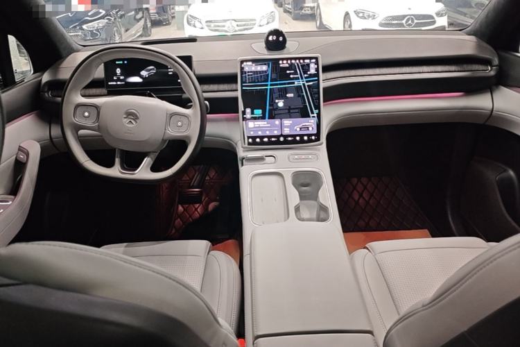 Used Nio ES6 2024 75 kWh Center Console