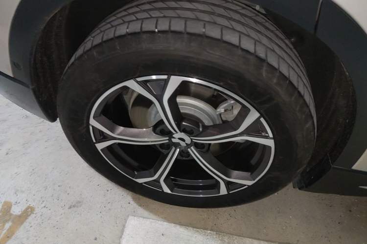 Used Nio ES6 2024 75 kWh Exterior 5