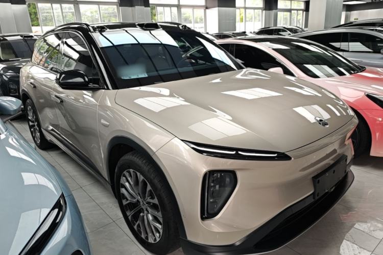 Used Nio ES6 2024 75 kWh Front Right 45 Deg