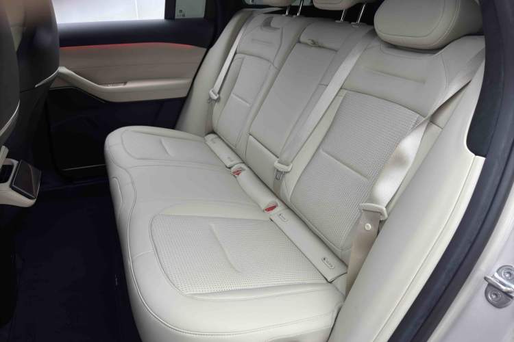 Used Nio ES6 2024 75 kWh Interior 11