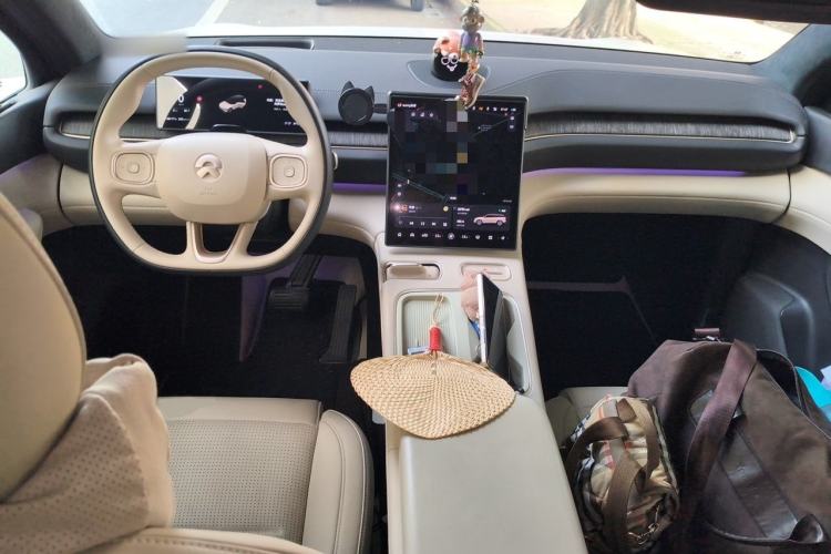 Used Nio ES6 2024 75 kWh Interior 2