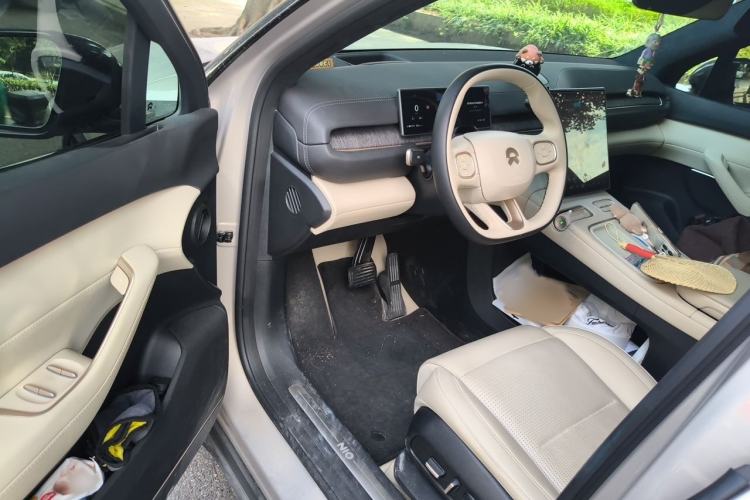 Used Nio ES6 2024 75 kWh Interior 3