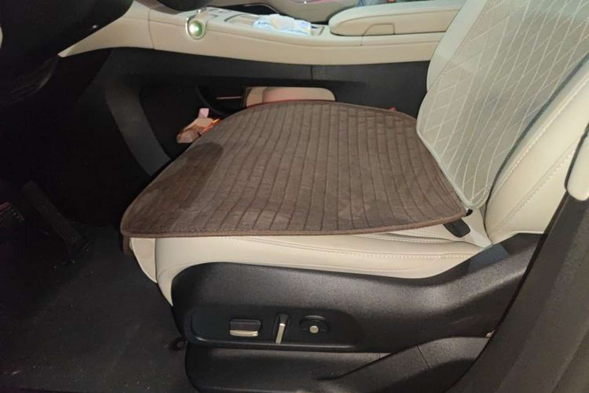 Used Nio ES6 2024 75 kWh Left Front Seat
