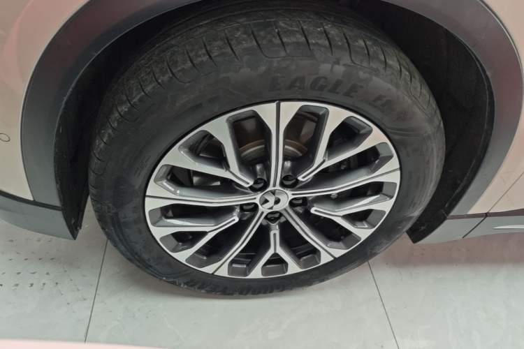 Used Nio ES6 2024 75 kWh Left Front Wheel Hub