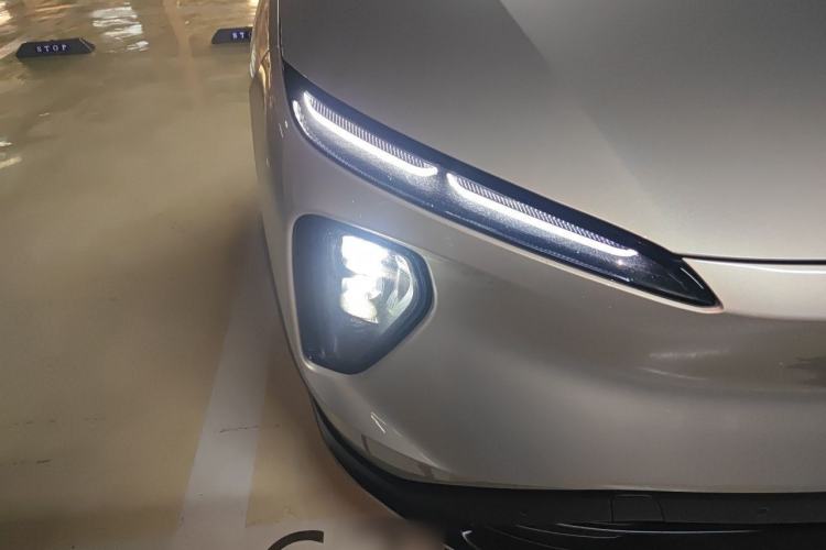 Used Nio ES6 2024 75 kWh Right Front Headlight