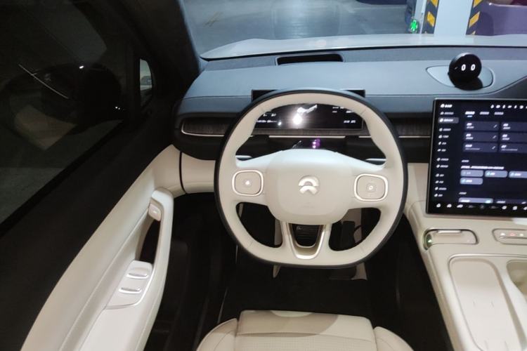Used Nio ES6 2024 75 kWh Steering Wheel
