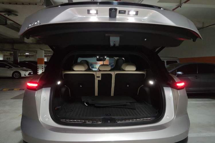 Used Nio ES6 2024 75 kWh Trunk