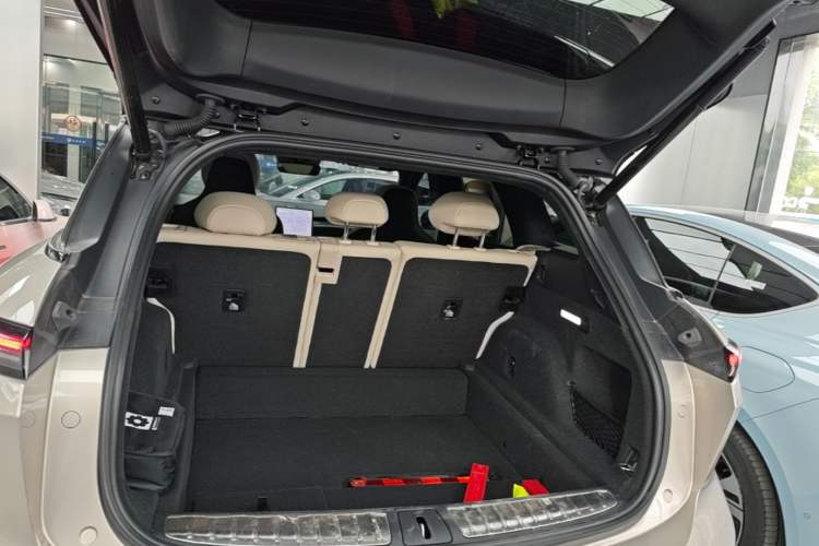 Used Nio ES6 2024 75 kWh Trunk