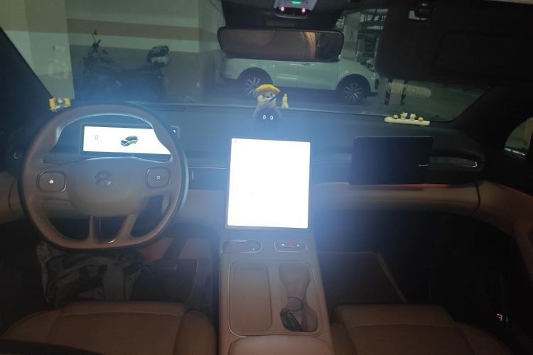 Used Nio ES6 2024 75 kWh Center Console