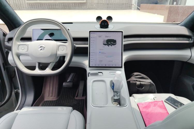 Used Nio ES6 2024 75 kWh Center Console