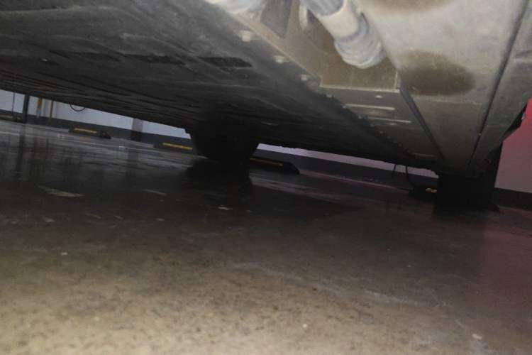 Used Nio ES6 2024 75 kWh Chassis Front Left