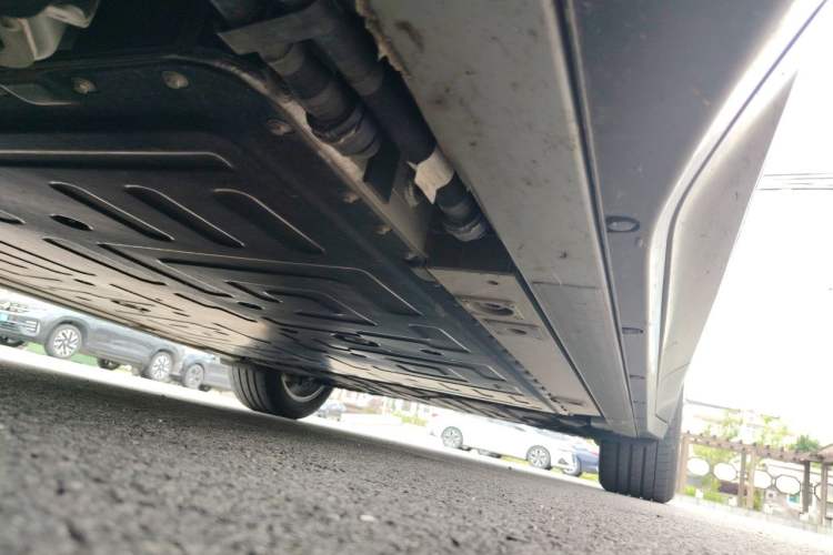 Used Nio ES6 2024 75 kWh Chassis Front Left